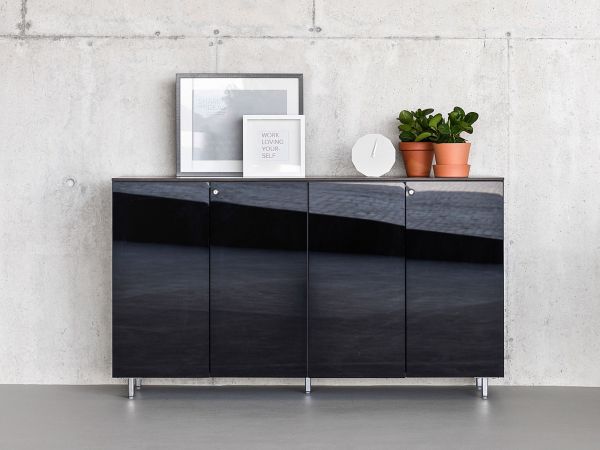 Actiu LONGO LNA51 Schrank mit 4 Türen in Melamin oder Glas 155x40 cm