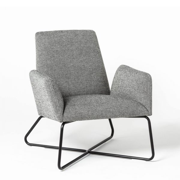 Noti Manta Sessel mittel mit Metallgestell