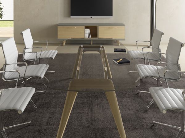Bralco RAIL Konferenztisch 240x120 cm mit Glasplatte und Eichegestell